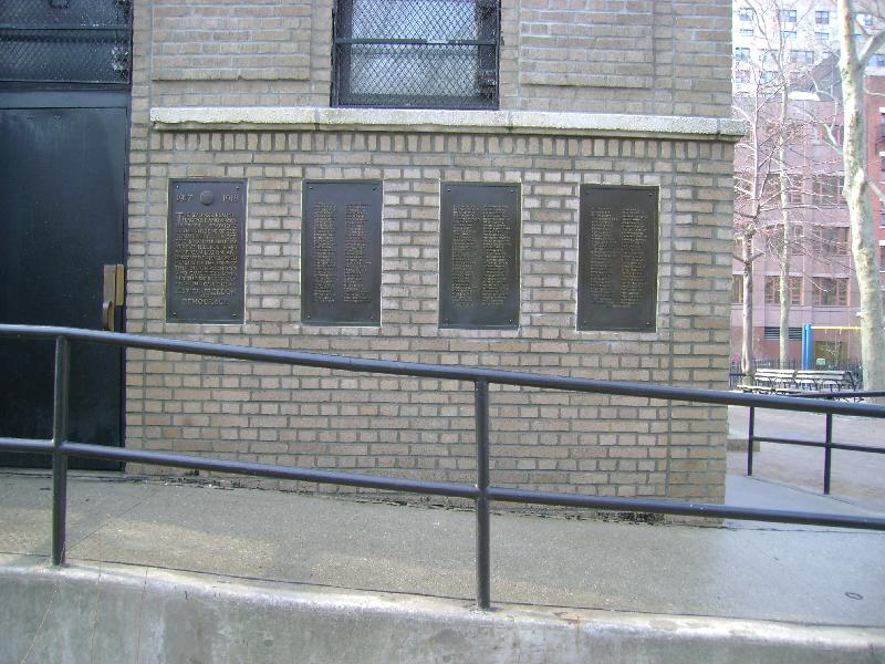 Zoom on the image : Murray Hill War Memorial